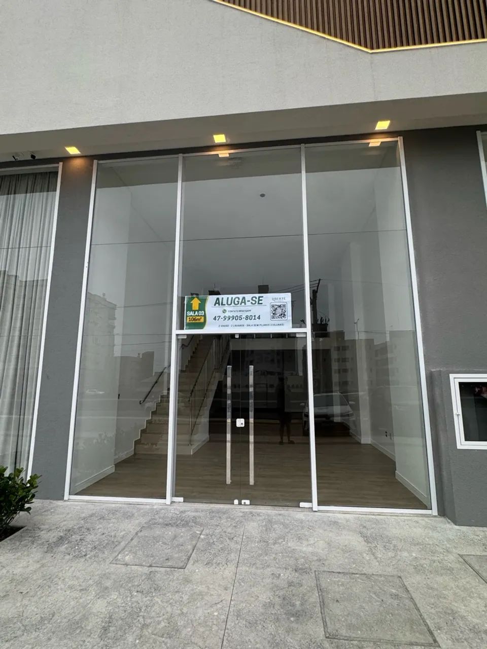 Sala Comercial - Avenida - Itapema - Excelente localização e estacionamento