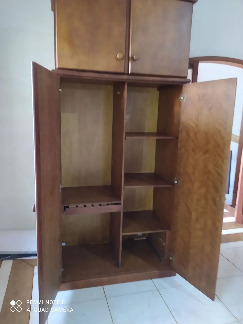 Guarda roupa madeira cor imbuia