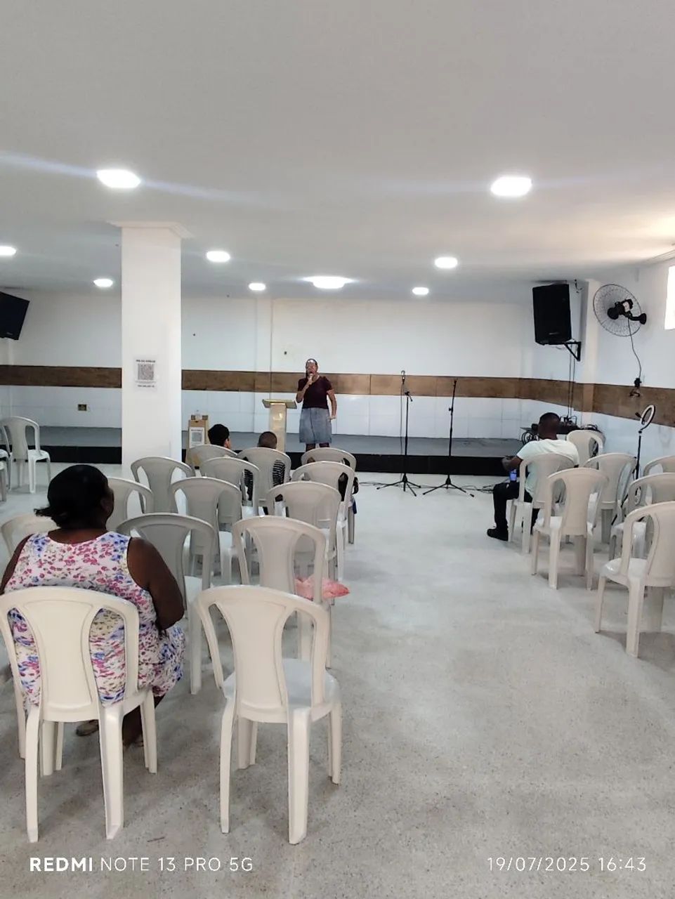 Vendo todo material para igreja
