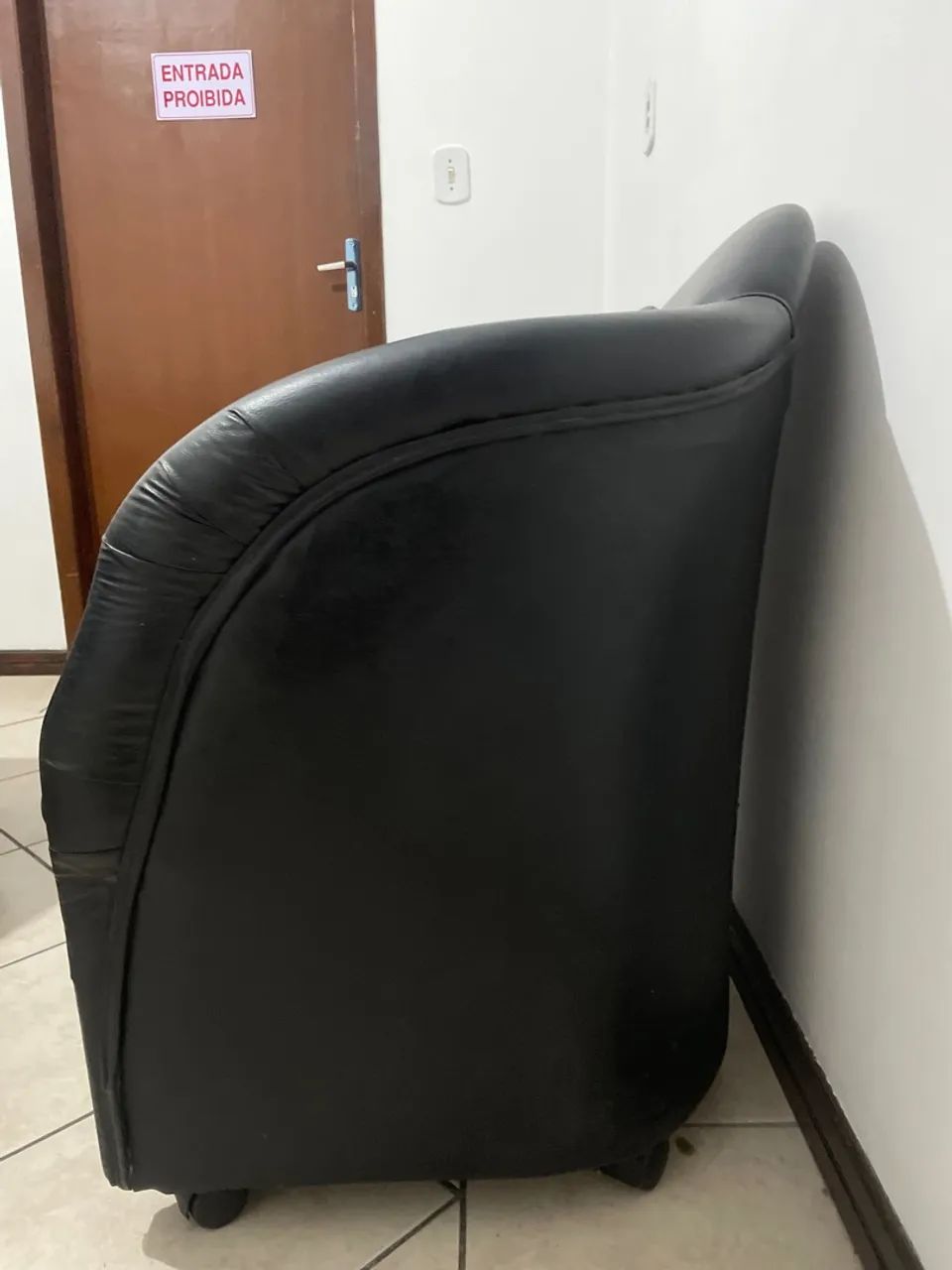 Vendo duas poltronas Semi novas  - Foto 2