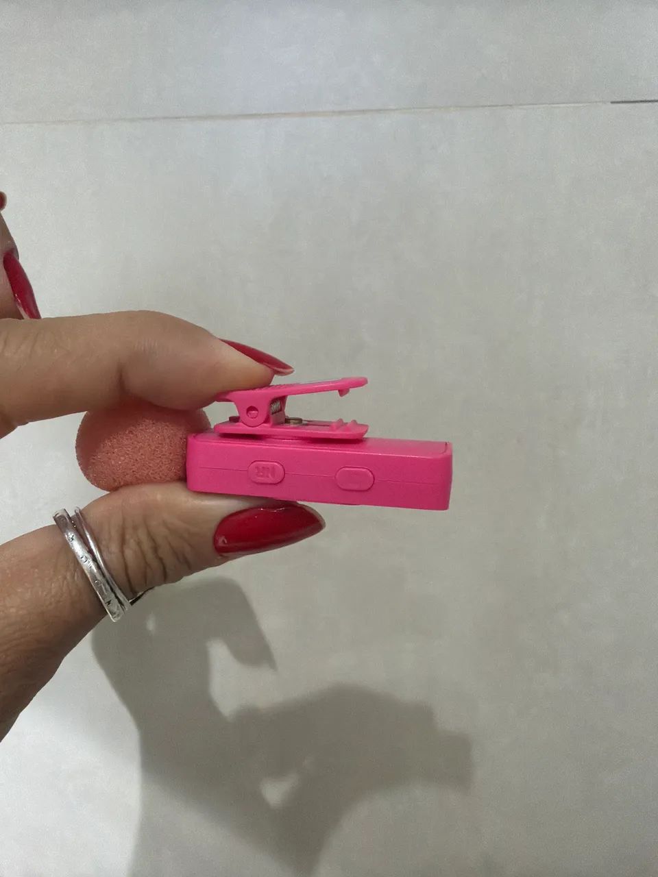 Microfone de lapela Rosa marca Boya original entrada Lightning - Foto 2