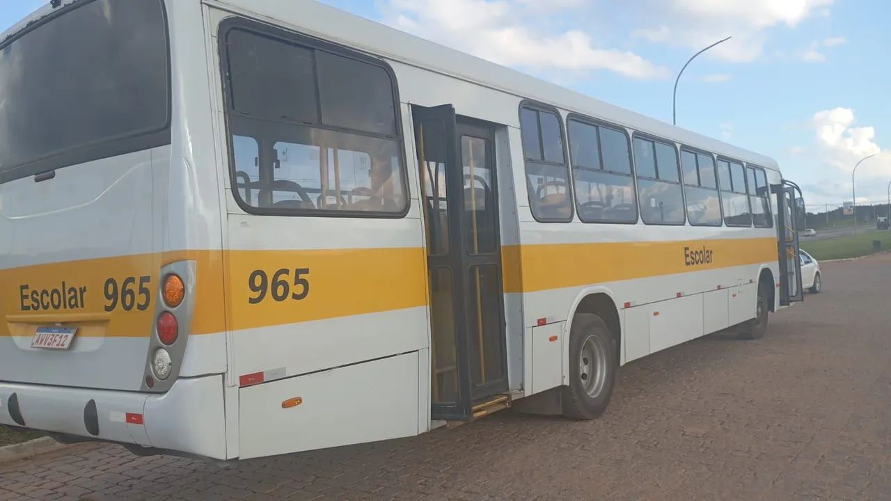 Ônibus  escolar vários modelos  - Foto 2