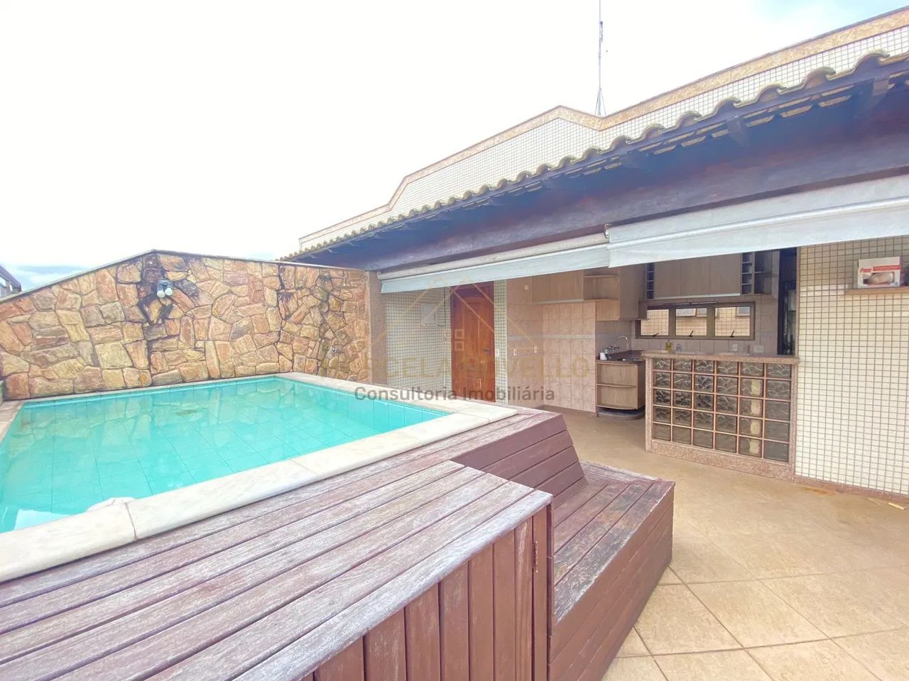 Cobertura com piscina e 4 suítes no Recreio - RJ