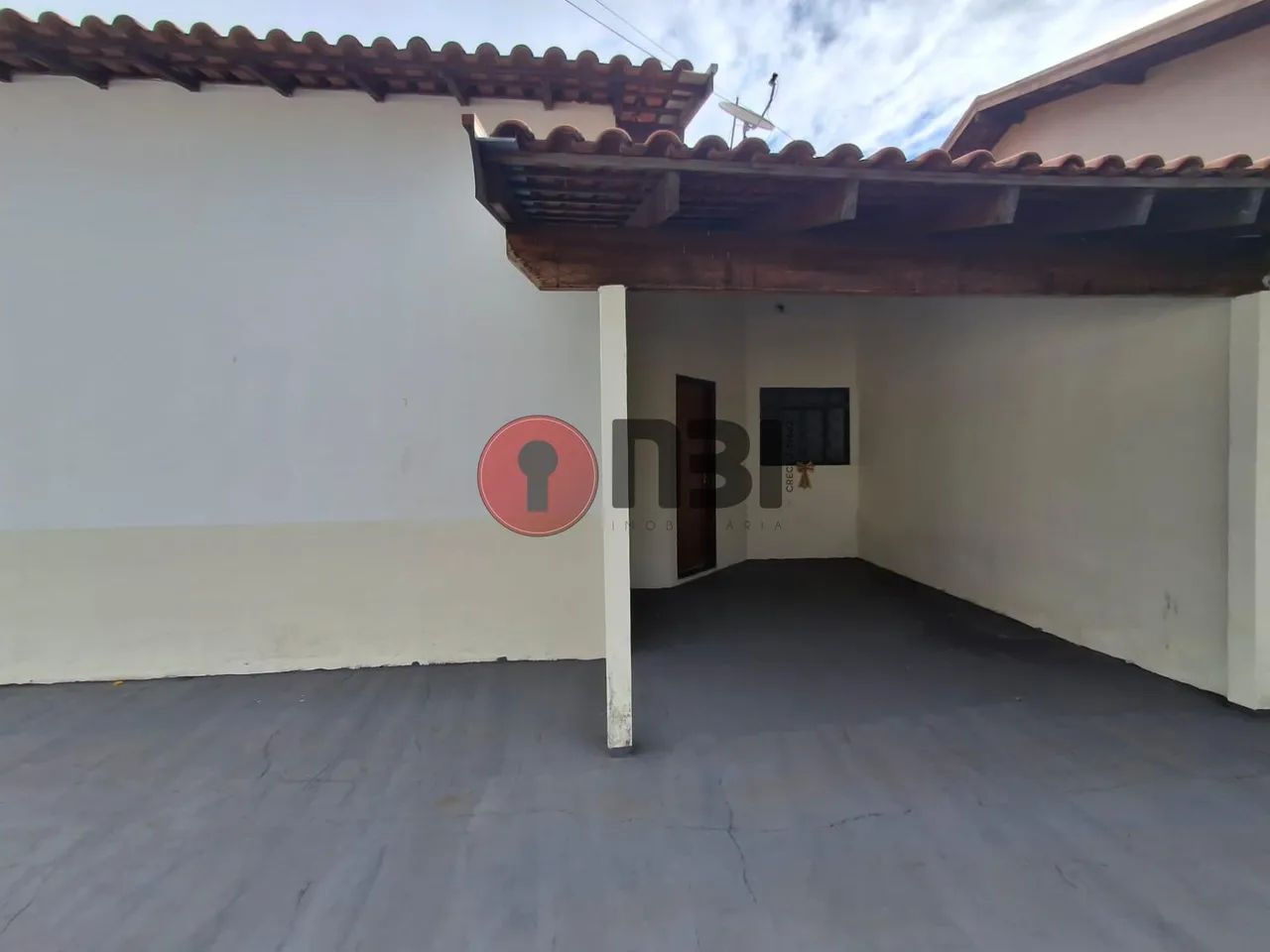 Casa para locação no Res. Caetano-sala-cozinha-2 quartos-suíte-banheiros-quintal - Foto 2