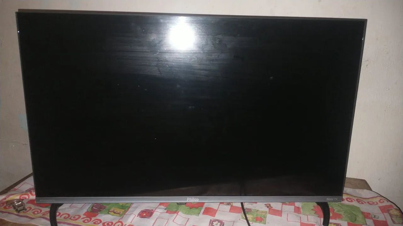 Tv Philco 32 polegadas, smart, menos de 1 ano de uso, está Perfeita. - Foto 3