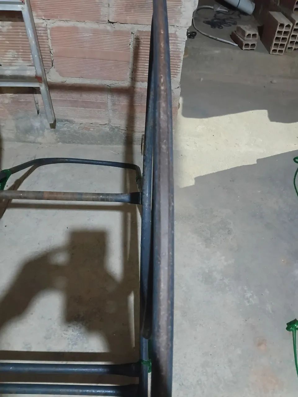 Vendo esse esqueleto de cadeira de balanço.  - Foto 2