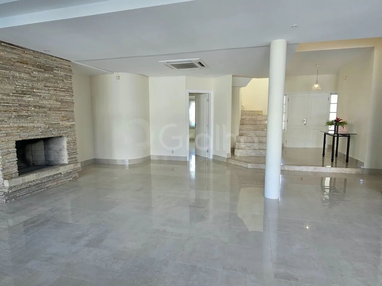 Casa Residêncial de 271,2m² com 5 quartos sendo 3 suites em Jurerê - Foto 2
