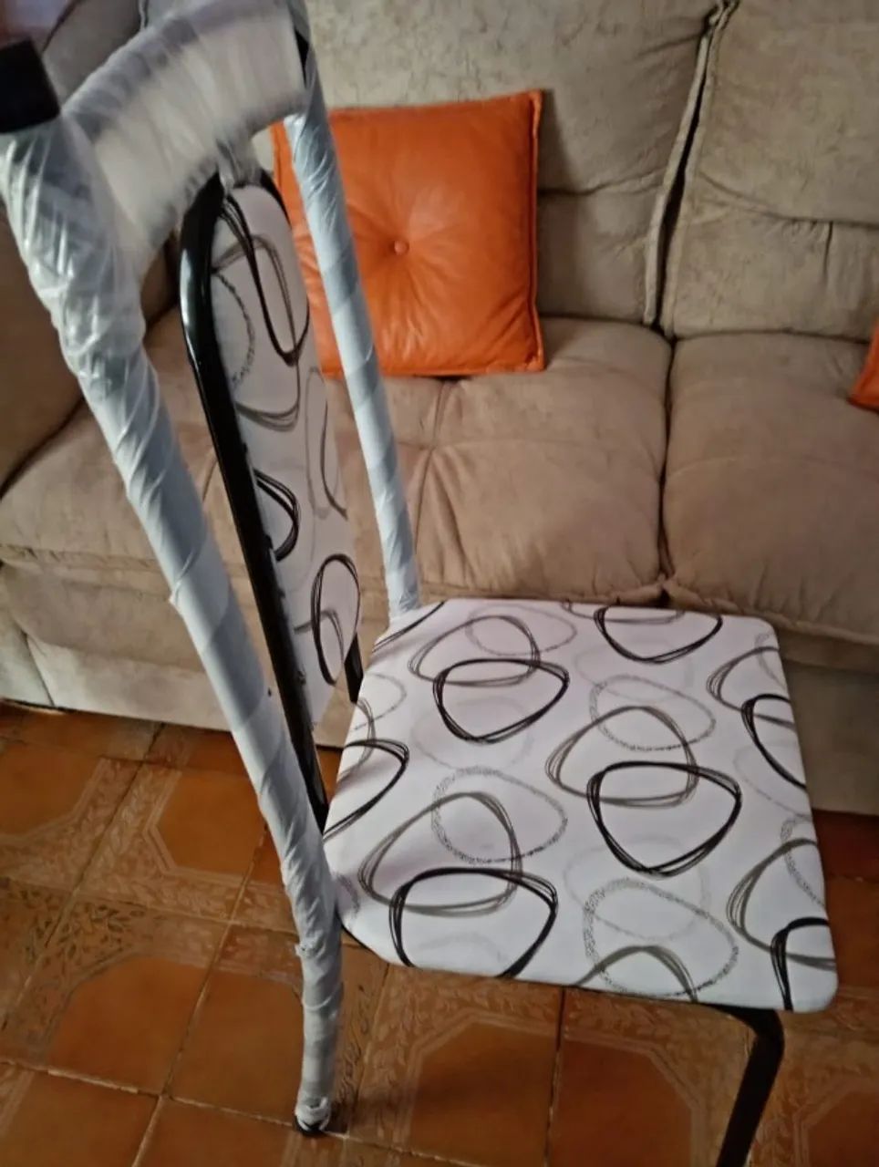 Cadeiras de Ferro Reforçadas Estofadas - Ótimo Estado (6 unidades) - Foto 2