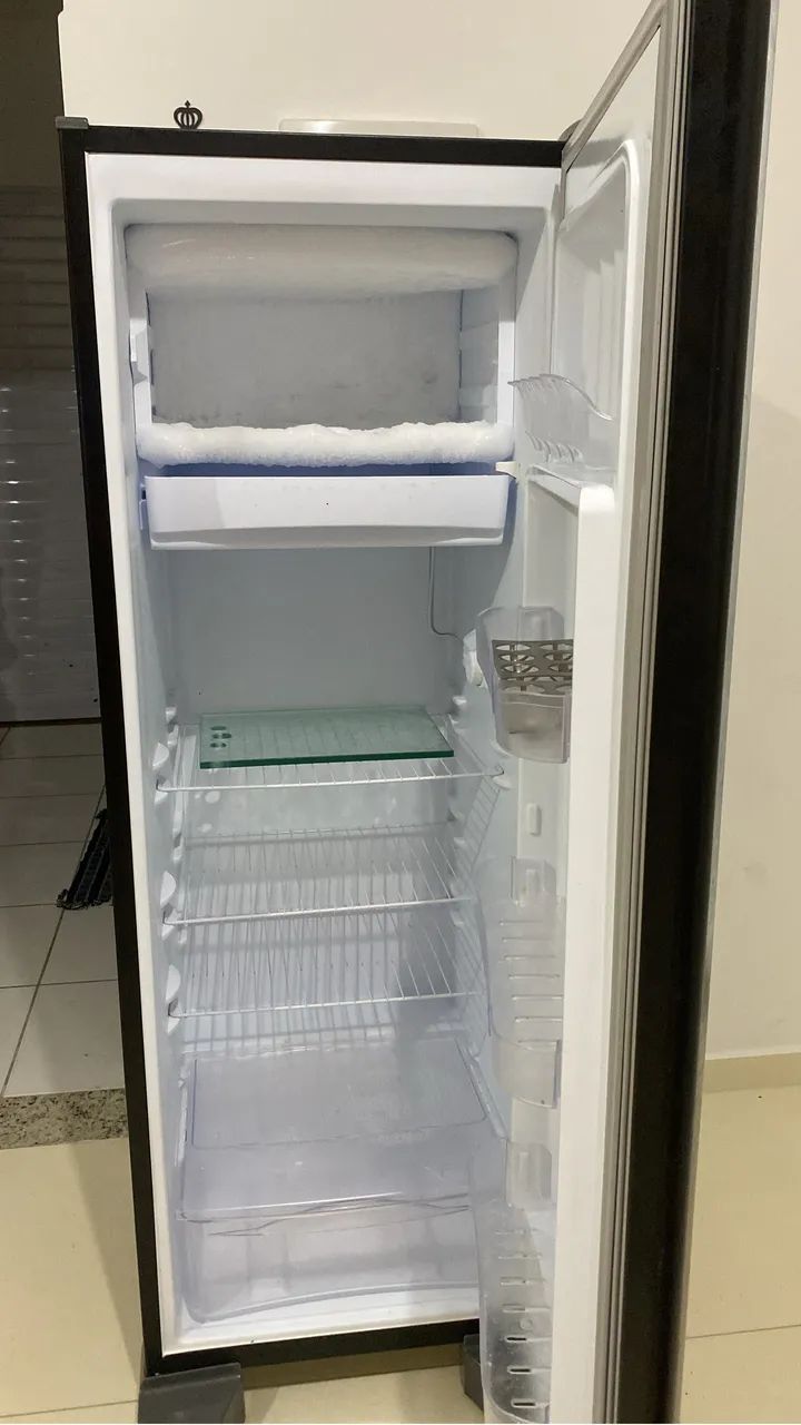 Geladeira nova nova 5 meses de uso 