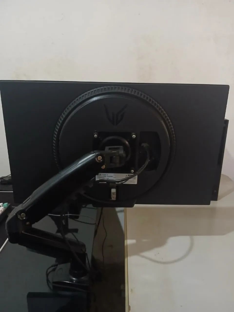Monitor LG UltraGear, 27 polegadas,IPS, 180HZ, com braço articulado (1ANO E 3 MÊS DE USO) - Foto 2
