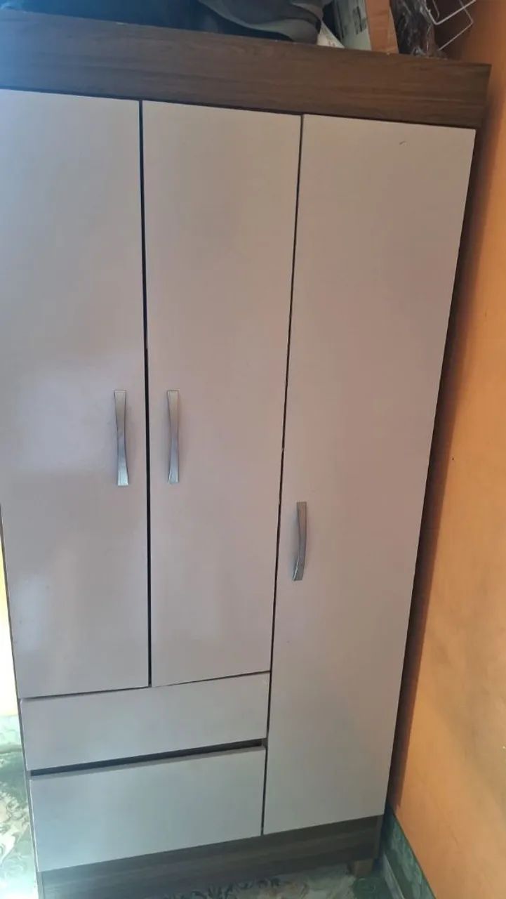 GUARDA-ROUPA 3 PORTAS + 2 GAVETAS ? R$ 650 - Foto 2