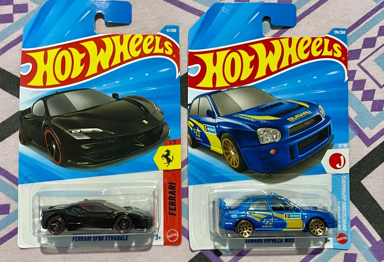Dupla de hot Wheels FERRARI + SUBARU 