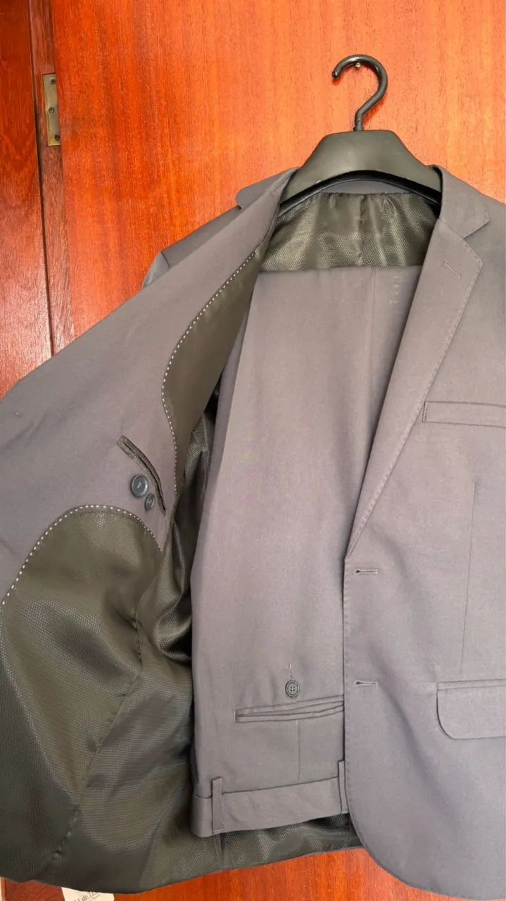 Terno novo, tamanho 52  - Foto 3