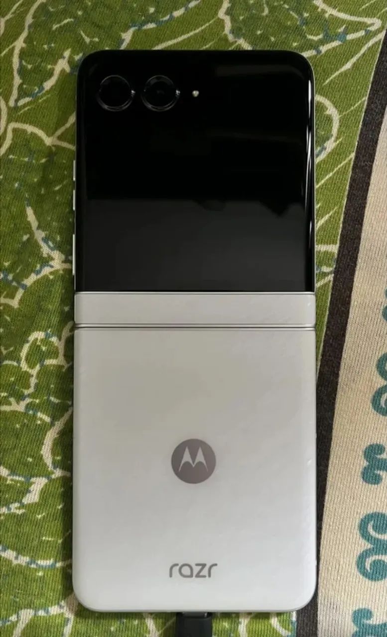 Motorola RAZR 60  - Foto 2