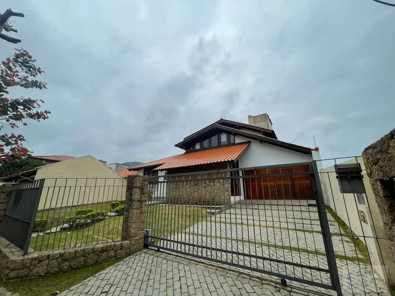 Casa Alto Padrão no Bairro Itacorubi-Sc - Foto 2