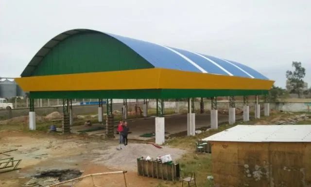 quadras de esportes - 45x25= 350.000,00 - em estruturas metálicas nova - Foto 2
