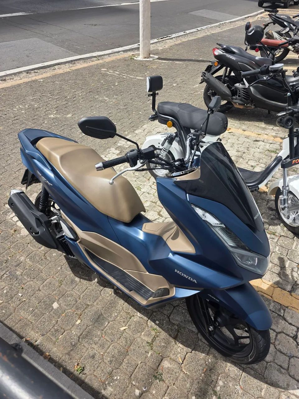 PCX 160 DLX