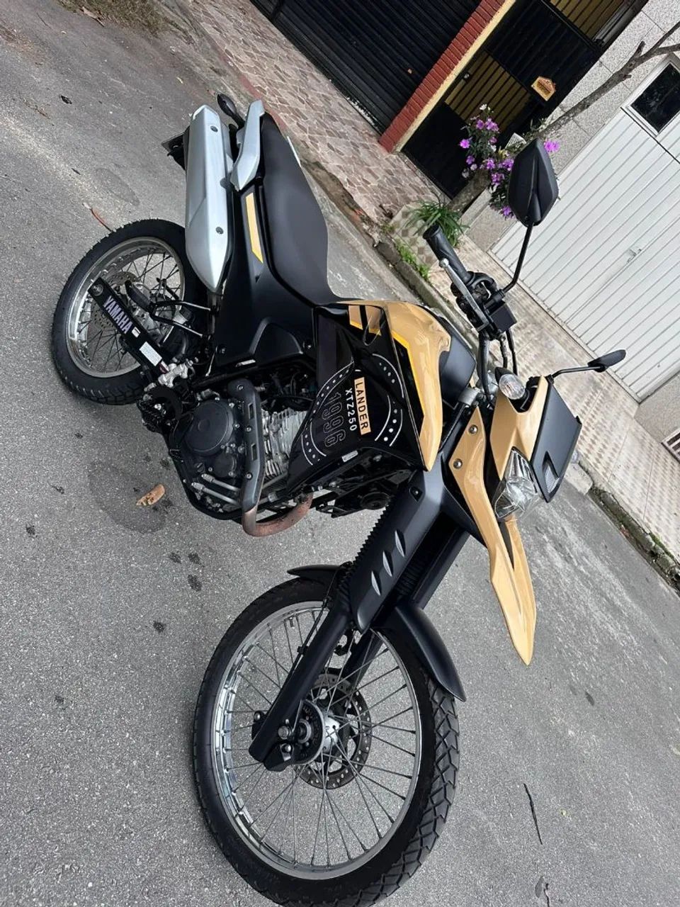 Lander 250  - Foto 3