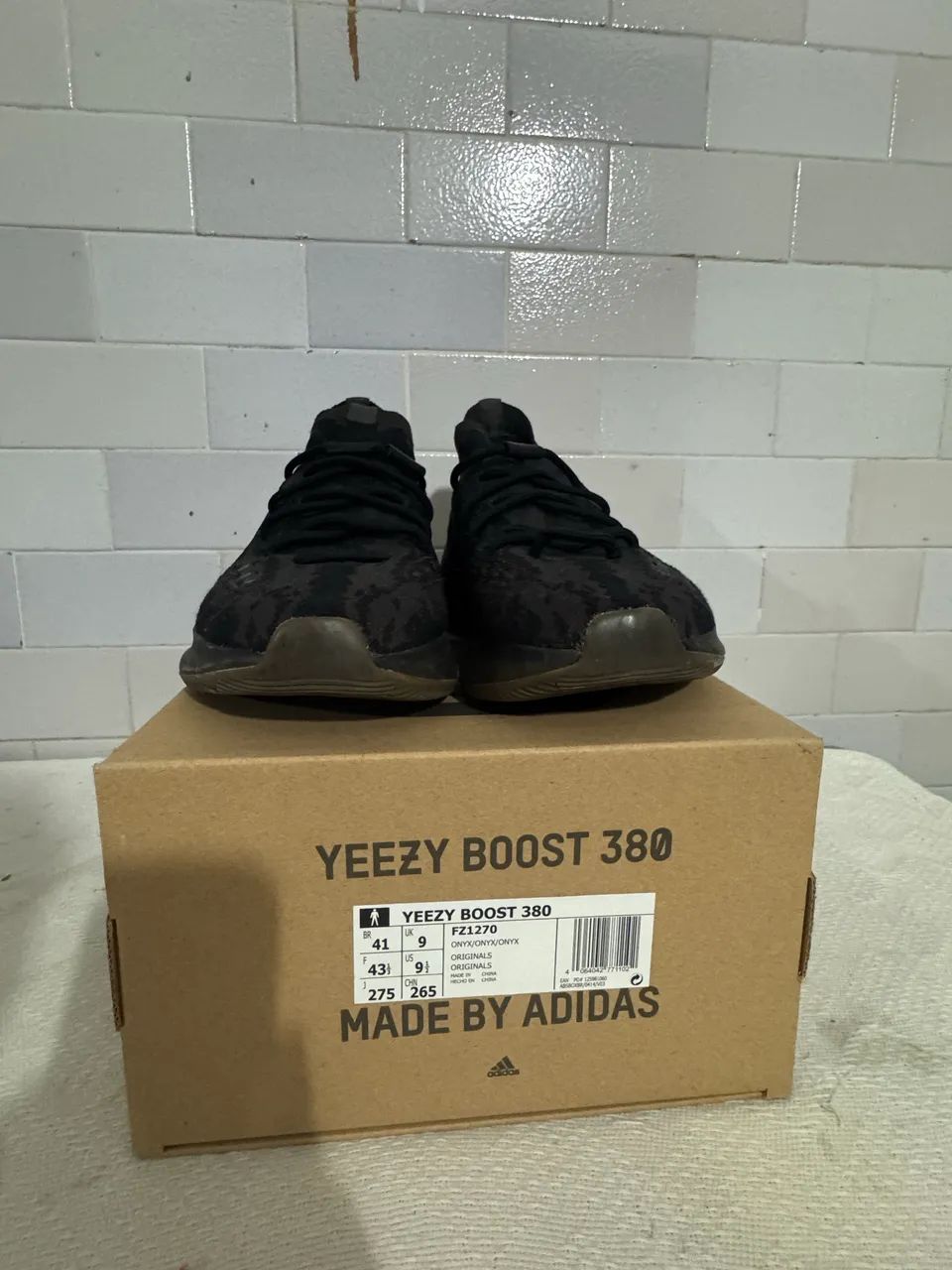 Yeezy Boost 380 Onyx Refletivo - 41br  - Foto 3