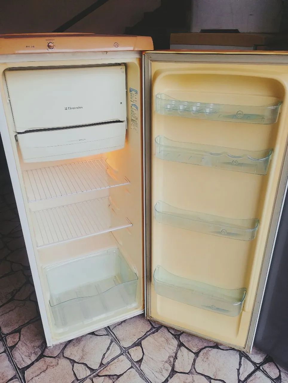 Vendo geladeira Eletrolux  - Foto 4