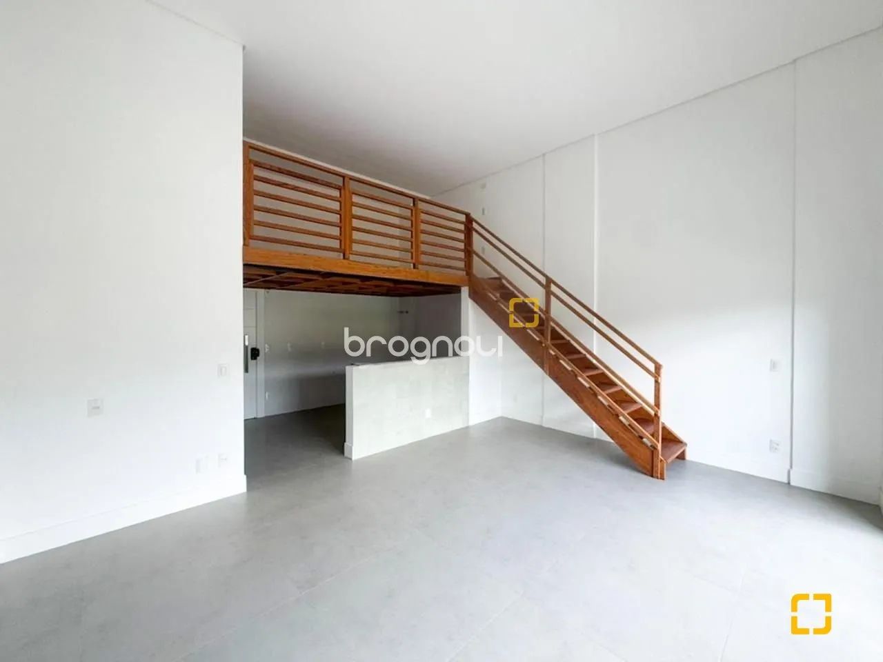 Loft Próximo do Floripa Shopping - Conforto e Conveniência