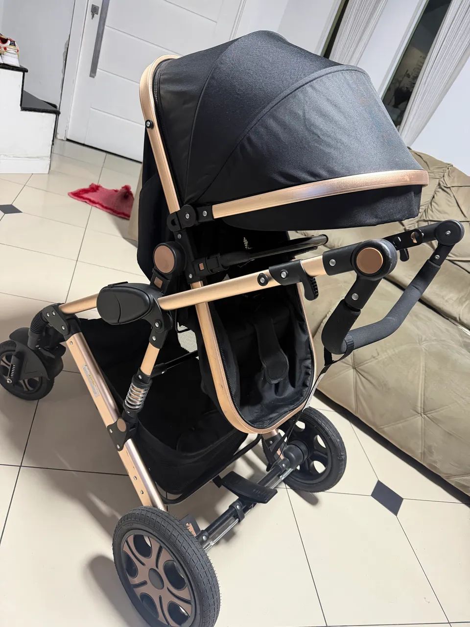 Carrinho de bebê europeu / 3 em 1 / Praticamente zerado  - Foto 2