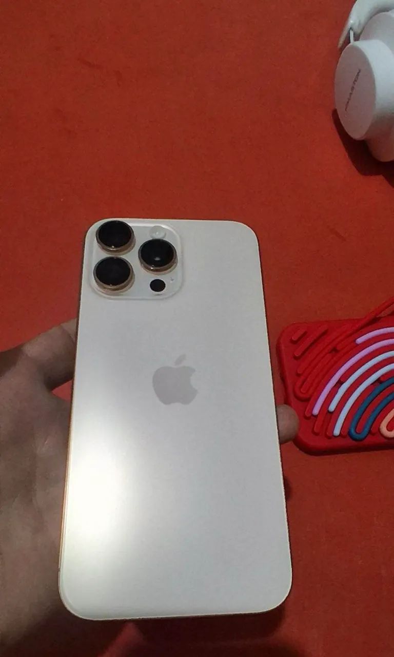 iPhone 16 Pro Max - Foto 2