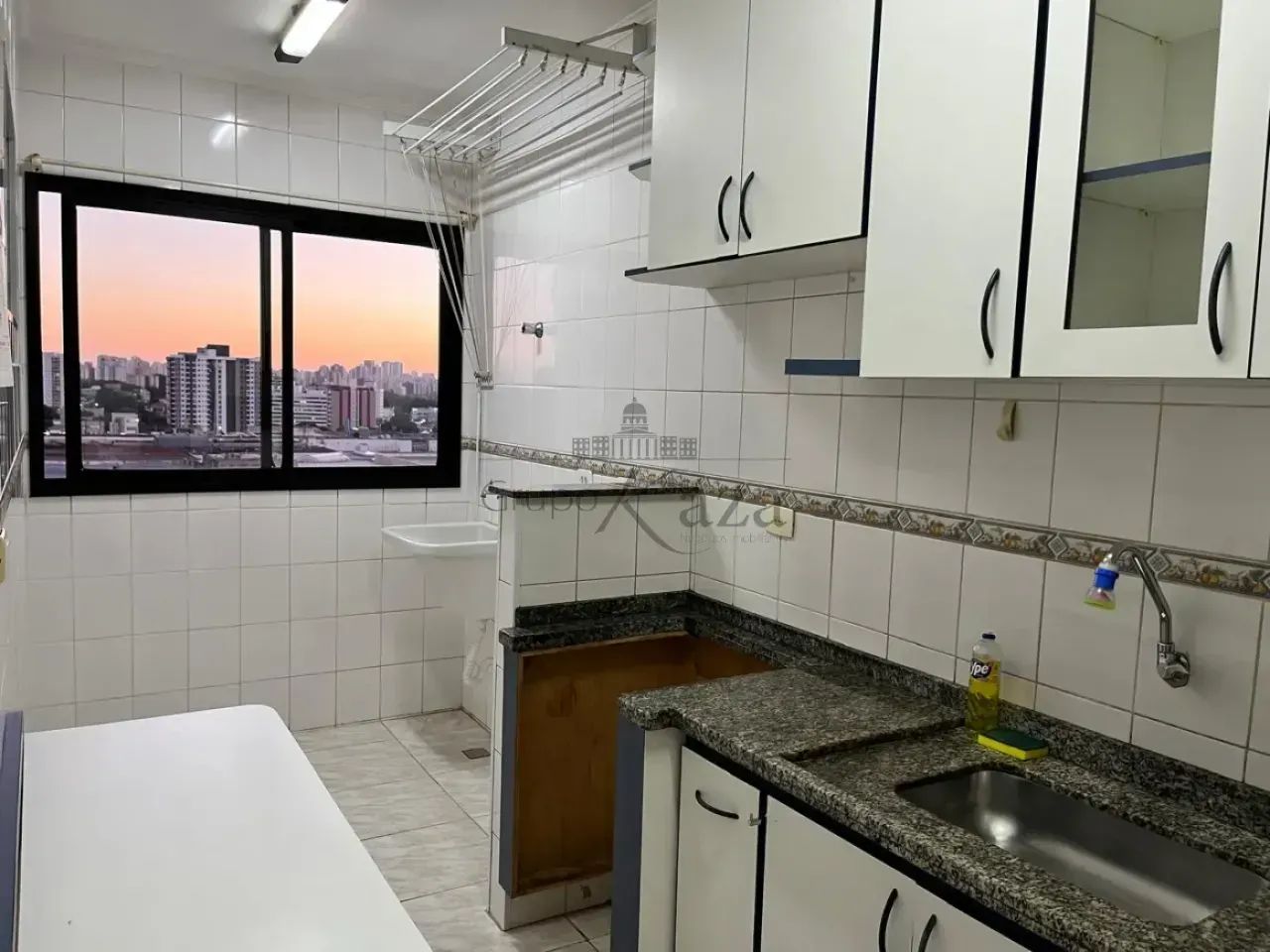 Imóvel para aluguel com 75 metros quadrados com 2 quartos