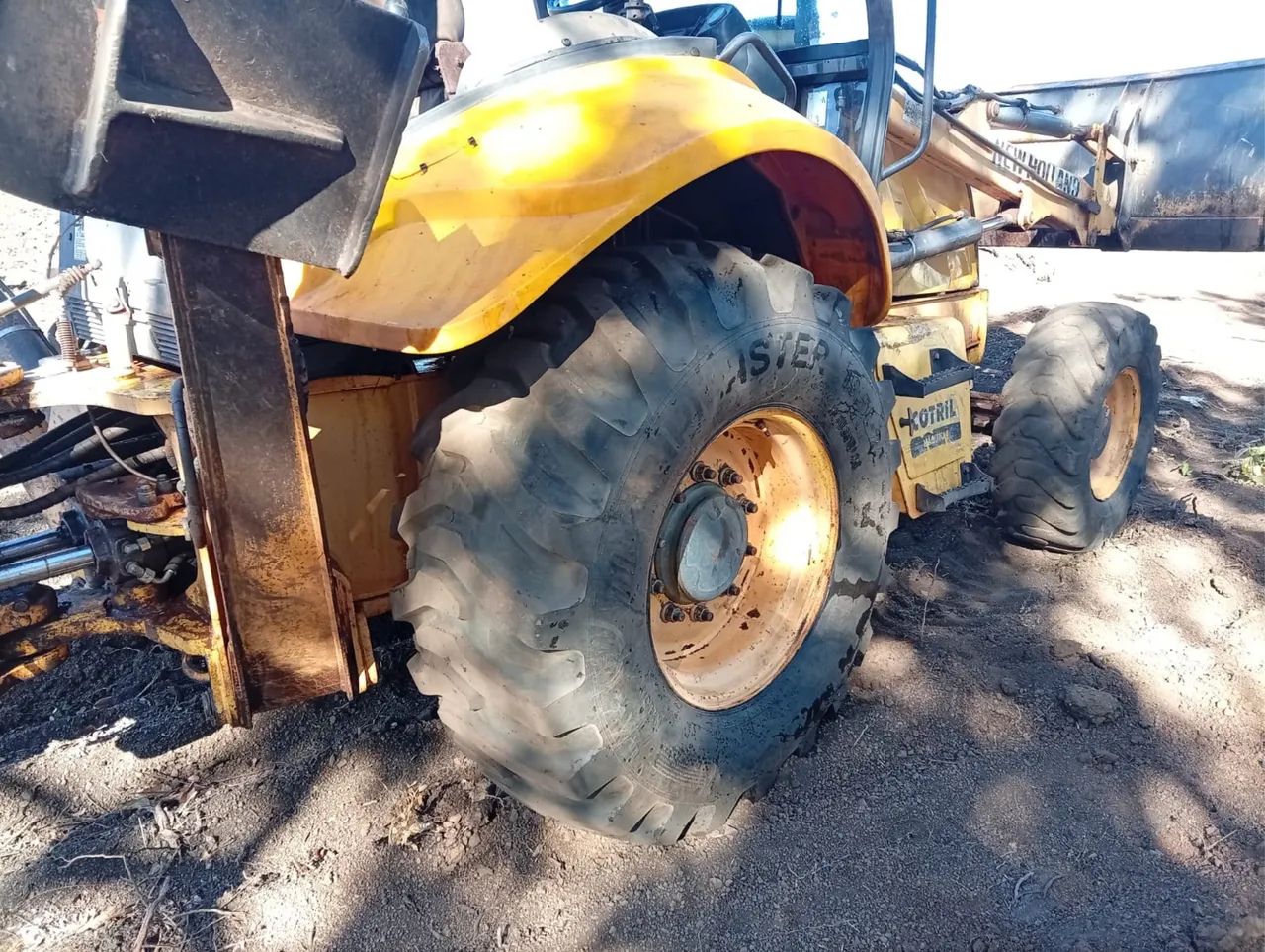 Retroescavadeira New Holland B95 - Foto 2