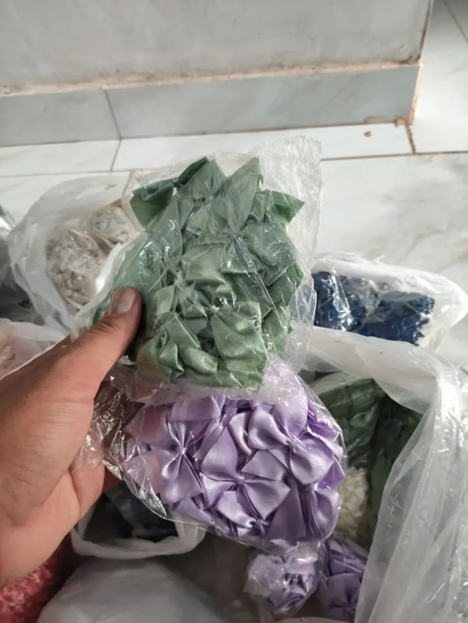 Adereços para costurar roupas, vários tipos e cores - Foto 4