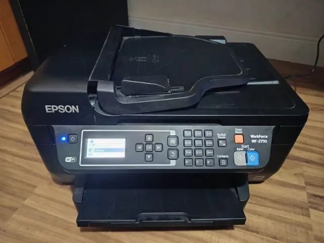 Epson WorkForce WF-2750 usada, sem cartuchos de tinta
