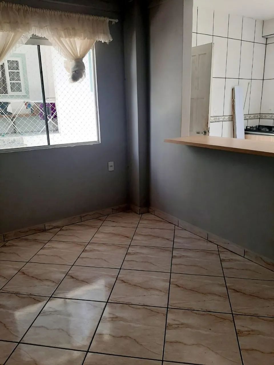 Alugo casa