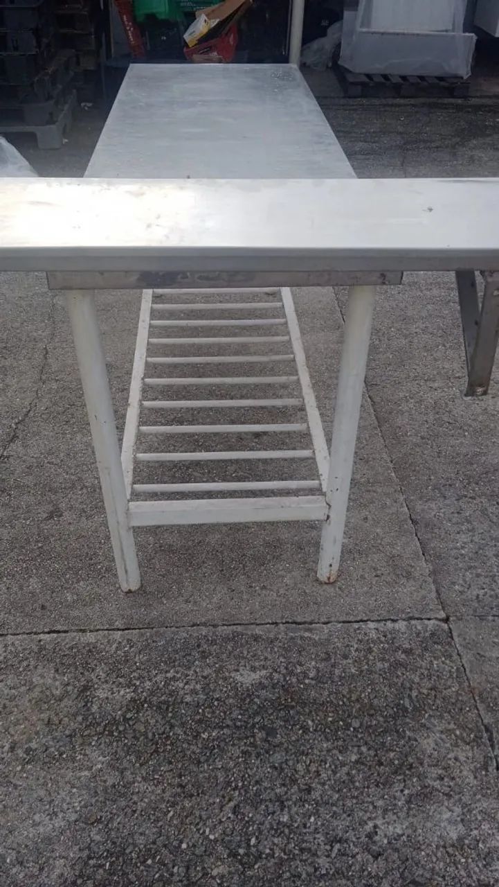 Mesa/Bancada de inox industrial em bom estado  - Foto 2