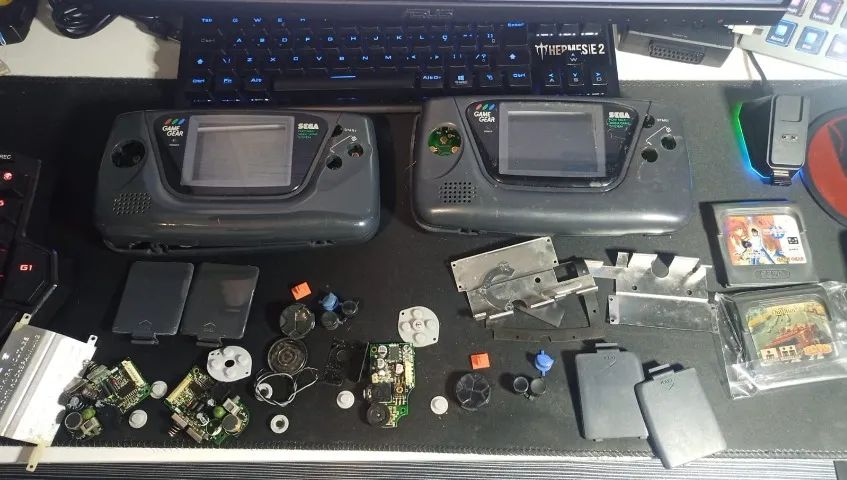 Dois Sega Game Gear sucata + 2 jogos não testados ( Out Run Tectoy e Yu Yu Hakusho   II) - Foto 2