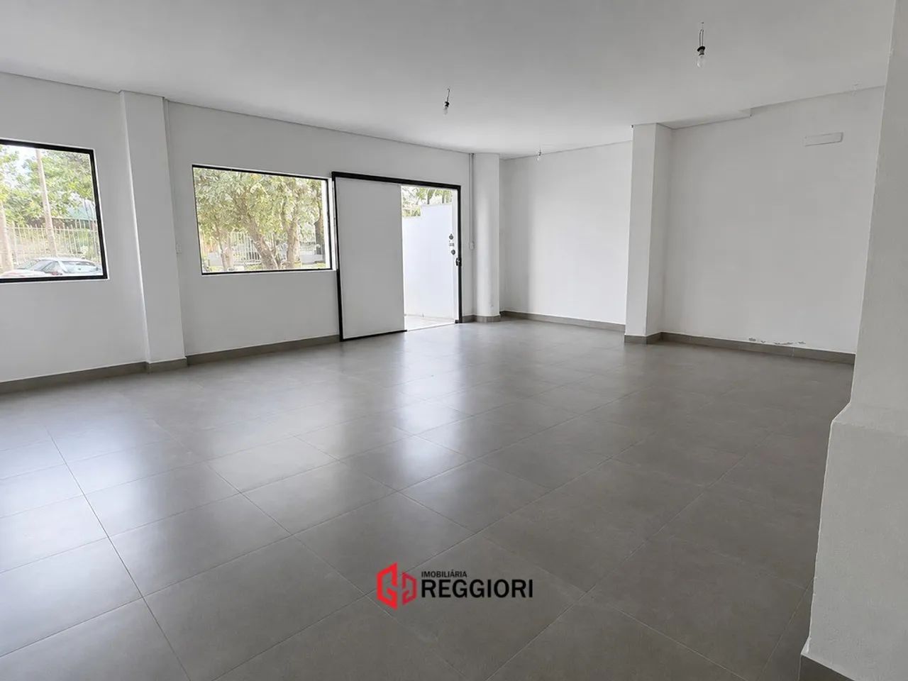 ALUGUEL SALA COMERCIAL EXCELNTE LOCALIZAÇAO-180M²