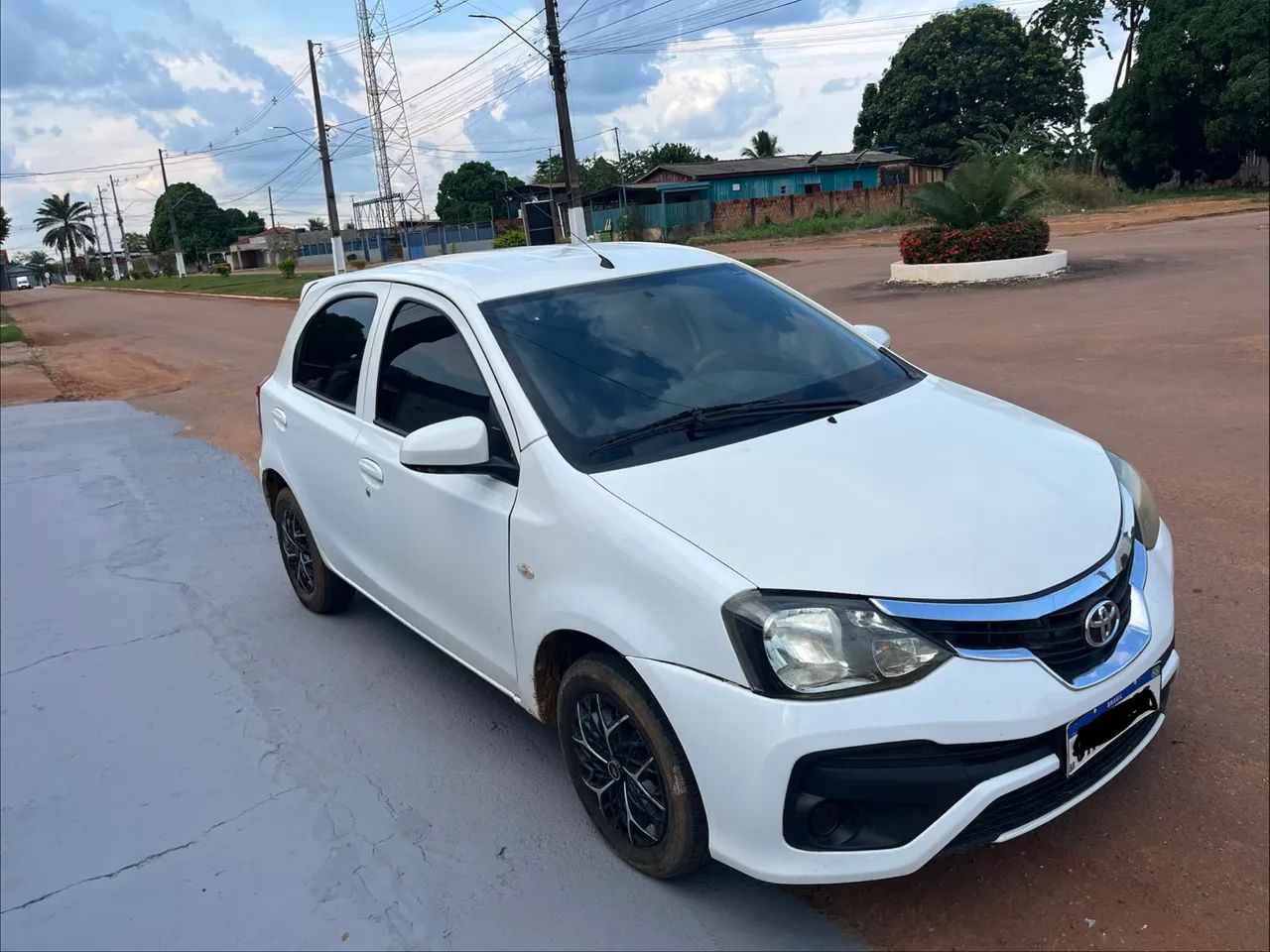 Toyota Etios X 1.3 Flex 16V 5P Mec. 2014 - Foto 2