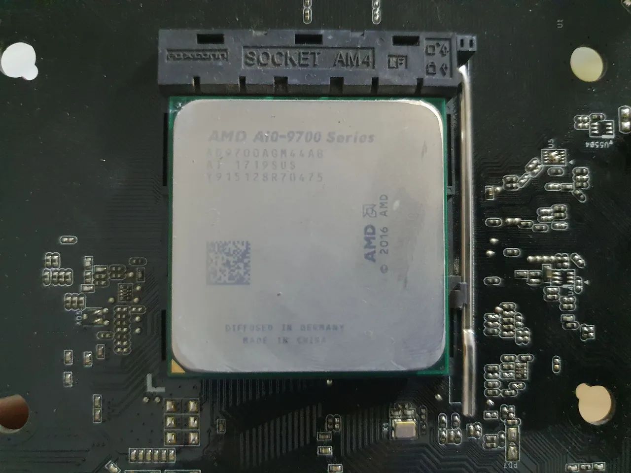 Kit AM4 - Asrock A320M-HD / A10 9700 R7 - Foto 5