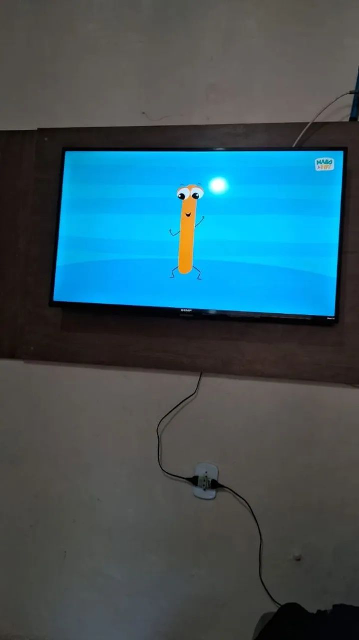 Smart TV semp 43' polegadas.