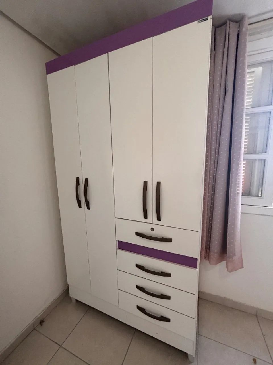 Roupeiro e cômoda 