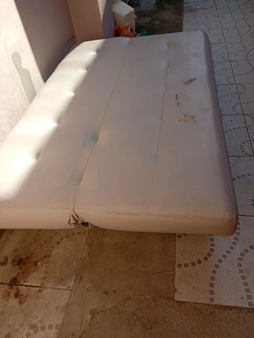 SOFÁ CAMA EM COURINO - Foto 2