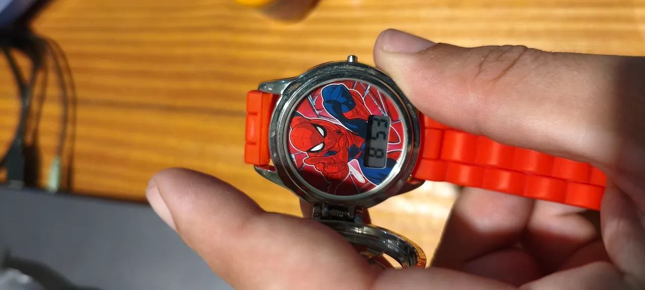 Relógio com spinner homem aranha / spiderman Marvel - Original - Foto 3