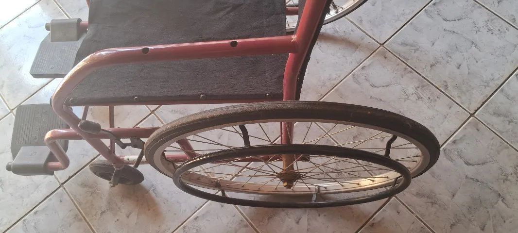Cadeira de rodas - Foto 2