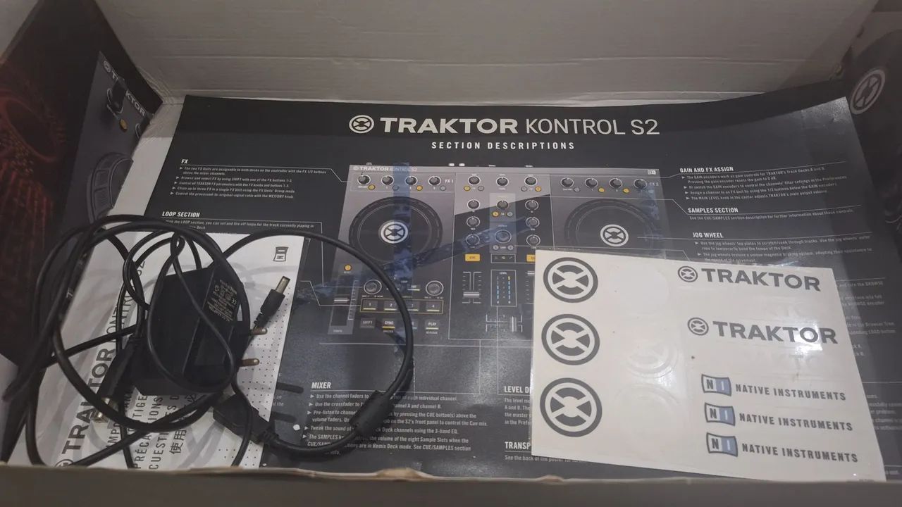 Controladora DJ TRAKTOR Kontrol S2  - Foto 3