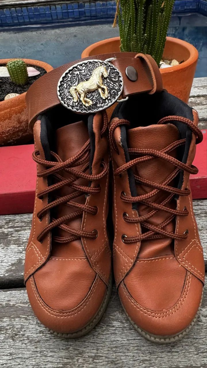 Bota 32 + cinto cowboy 