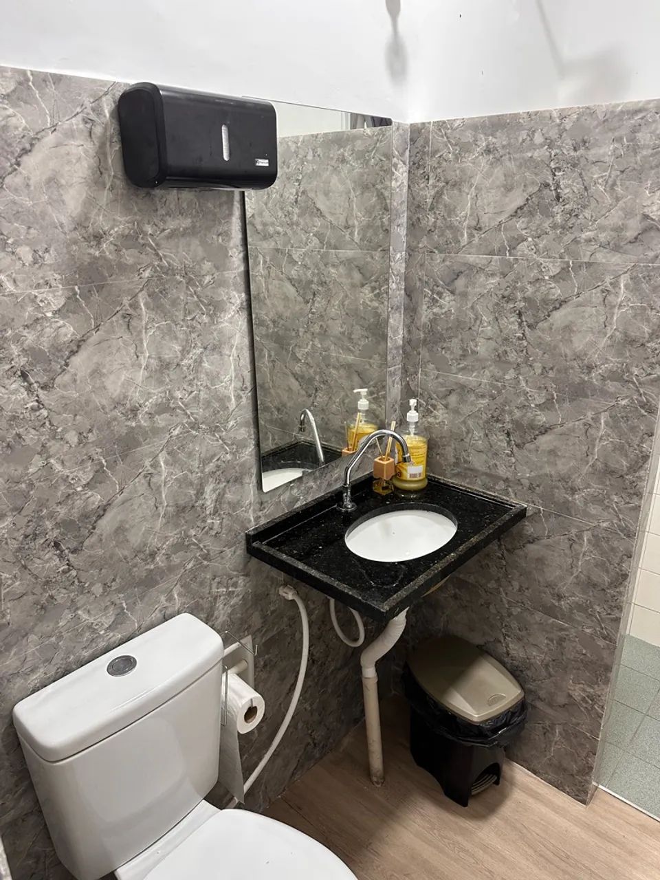Aplicação de papel de parede e adesivo  - Foto 2