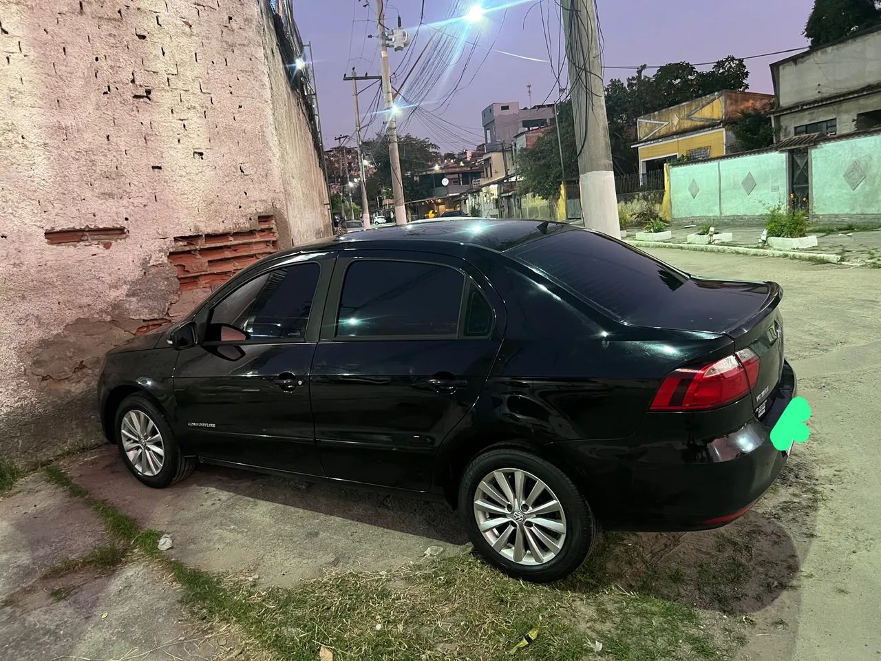 Volkswagen Voyage VOYAGE Comfortline  1.0 T.Flex 8V 4p 2015