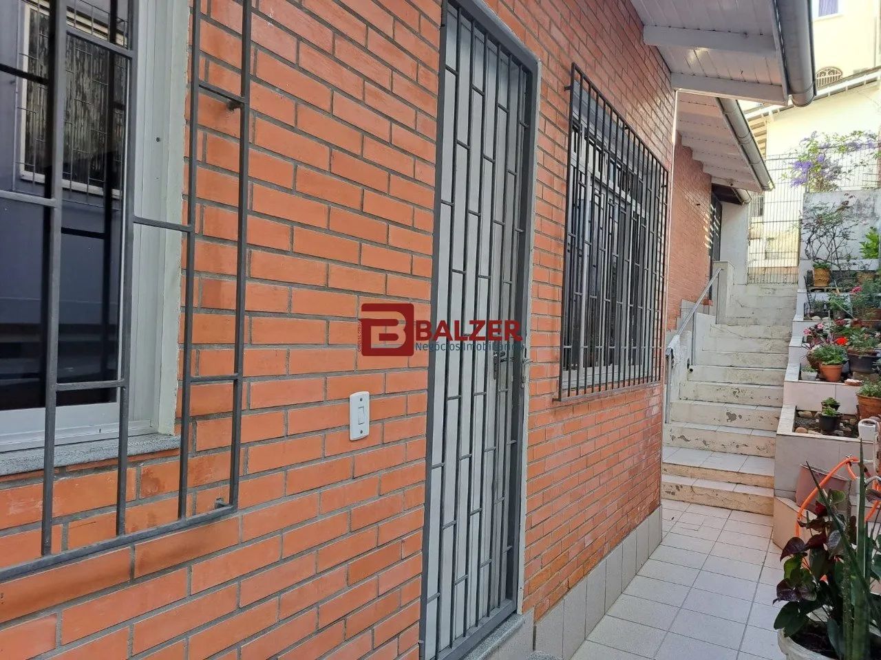 Casa com terreno multifamiliar Agronômica Florian. - Foto 3