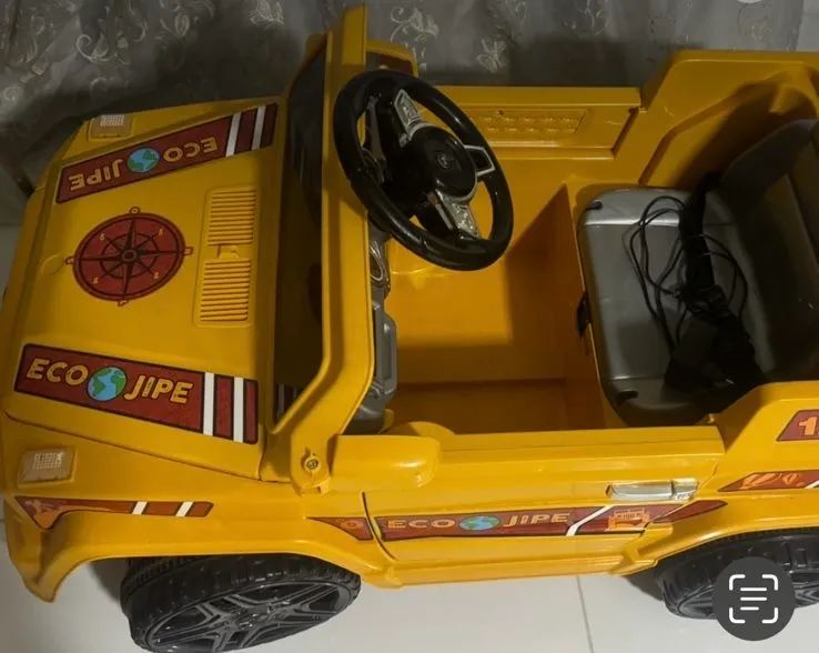 Vende-se carro elétrico infantil.