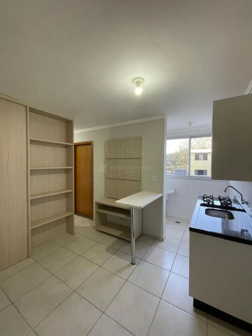 Apartamento com 01 Dormitório - Zona 07