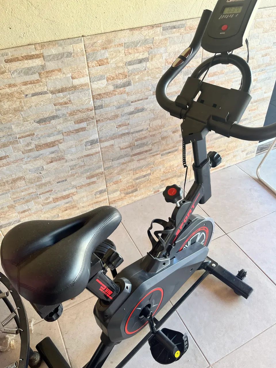 Bicicleta ergométrica seminova  - Foto 2